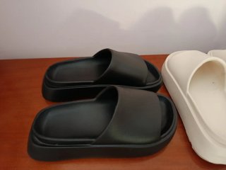 Sandalias Goma T.38-39 Negras y Blancas