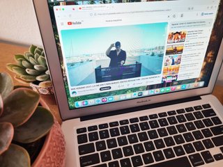 APPLE MacBook Air 13 2015 256GB SSD SEQUOIA MAC