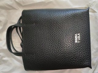 Bolso Bimba y Lola piel texturizada negro