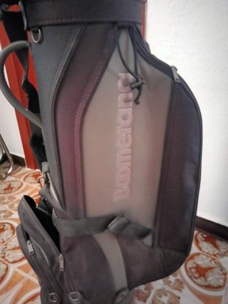Bolsa para palos de golf.