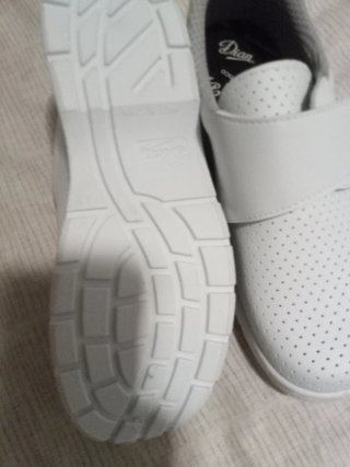 Zuecos blancos con velcro