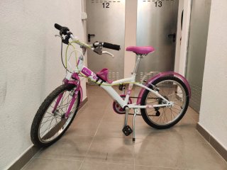 Bicicleta infantil Btwin rosa