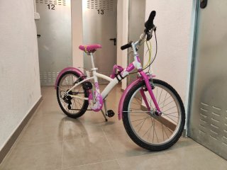 Bicicleta infantil Btwin rosa