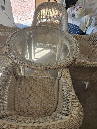 Mesa y sillas