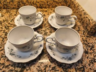 4 Tazas y platos vintage florales
