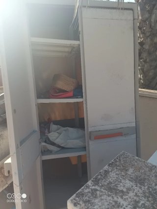 Armario de plástico blanco