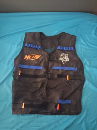 Chaleco y cinturón Nerf