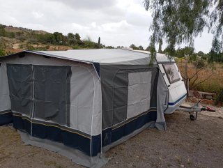 Alquilo caravana de menos de 750kg