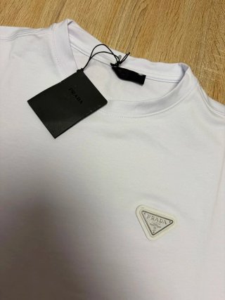 Conjunto Prada Blanco Camiseta y Pantalón Corto
