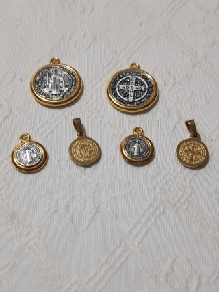 Lote 6 medallas San Benito