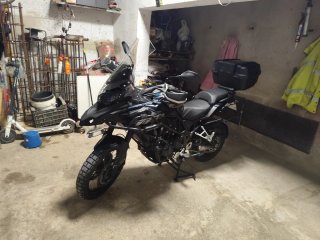 Benelli TRK 502 Adventure Negra