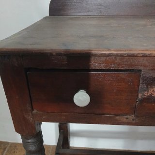 Tocador antiguo de madera y cristal