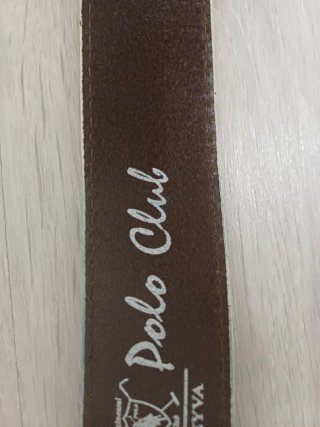Cinturón multicolor con hebilla metálica