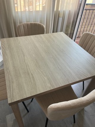 Mesa de comedor de madera y tela extensible