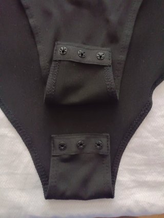 Body negro manga larga escote cuadrado