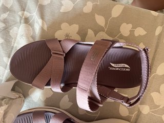 Sandalias skechers nuevas