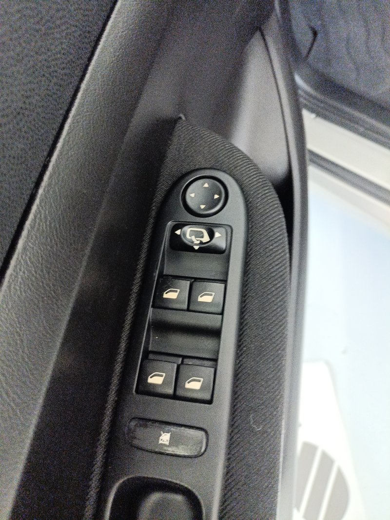 Peugeot 307 Break 2.0 HDI XS / XT 2005, foto 13