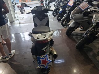 Honda SH 125 Scooter Negra/Plateada