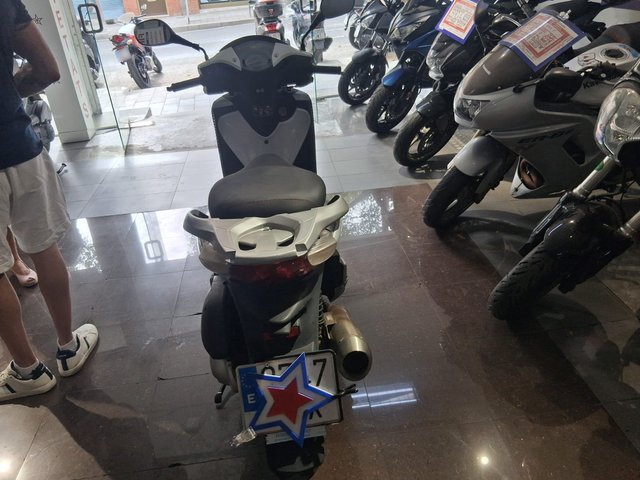 Honda SH 125 Scooter Negra/Plateada
