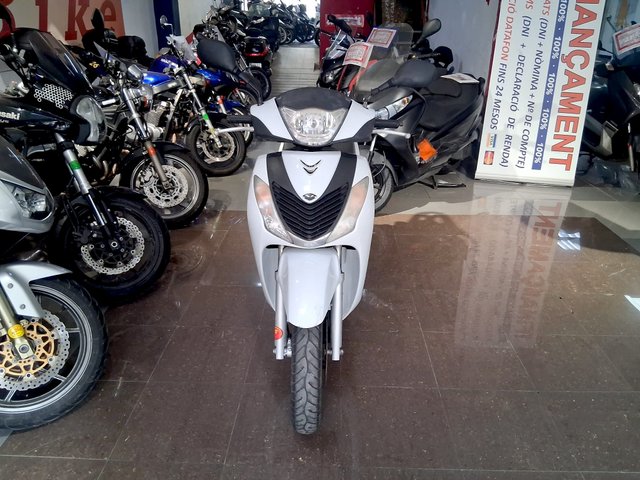 Honda SH 125 Scooter Negra/Plateada