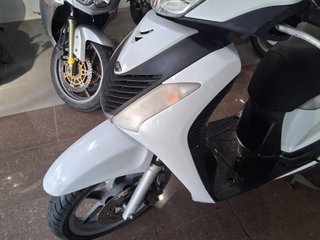 Honda SH 125 Scooter Negra/Plateada