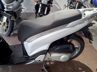 Honda SH 125 Scooter Negra/Plateada