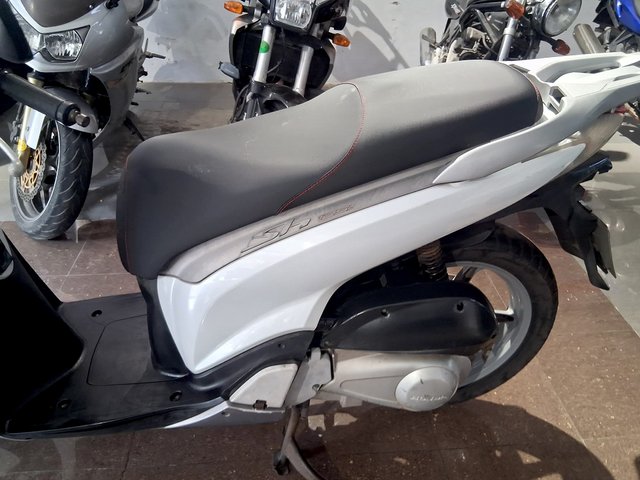 Honda SH 125 Scooter Negra/Plateada