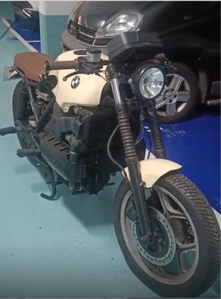 BMW K100 Naked Beige/Marrón