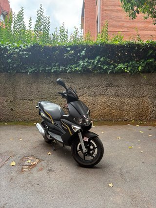Gilera Runner 50cc 2018 Negra y Dorada