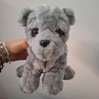 Peluche cane Shar Pei grigio