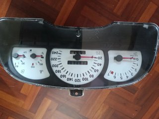Cuentakilómetros Opel Calibra y relojes
