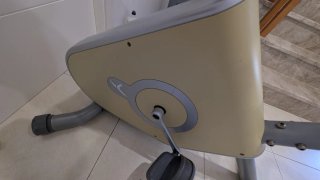 Bicicleta estática gris