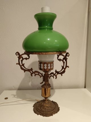 Lámpara de mesa antigua verde
