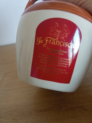 Botella Cerámica Vintage Whisky Ye Franciscan