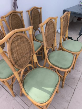 Seis sillas de ratán