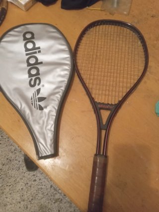 Raqueta Adidas con funda