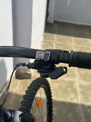 Bicicleta de montaña negra