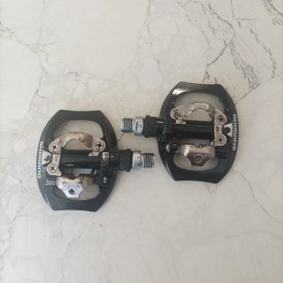 Pedales duales Shimano