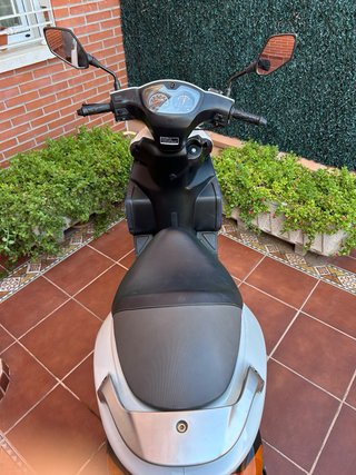 Daelim S-five Scooter Azul y Blanco
