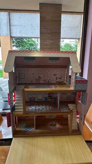 Casita muñecos