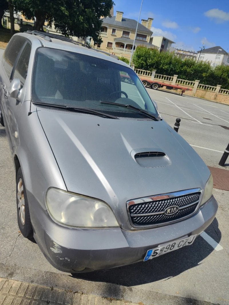 KIA Carnival 2004 - foto 1