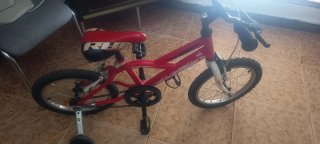 Bicicleta infantil roja 16