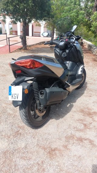 Yamaha Xmax 300