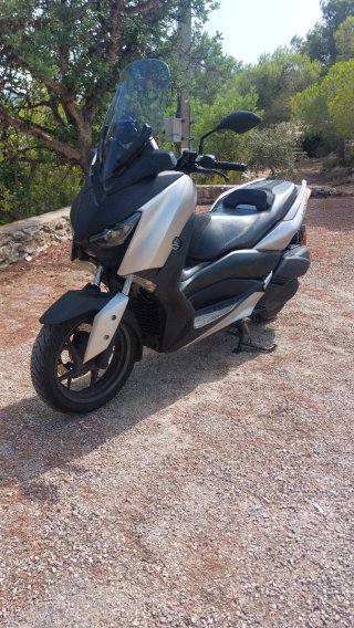 Yamaha Xmax 300