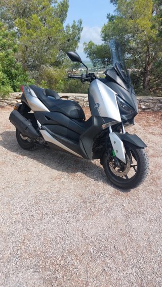 Yamaha Xmax 300