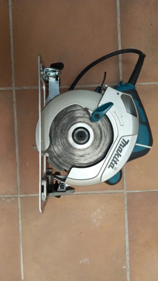 Makita Sierra Circular HS6601 1050W 165mm