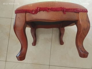 Escabel Vintage (1997) - Estilo Victoriano