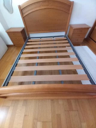 Cama 1,35 con mesillas y cómoda