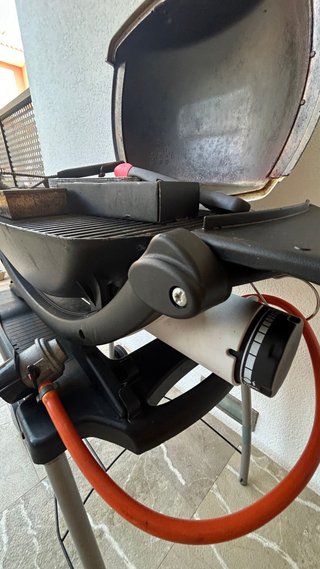 Barbacoa Weber Q2000
