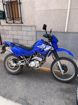 Yamaha XT 600 E Azul